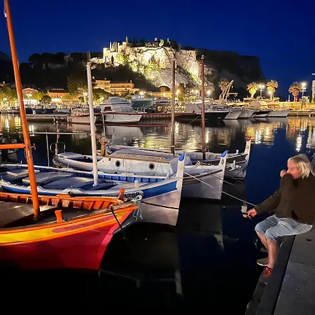 Plein Centre De Cassis